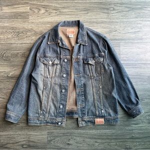 Vintage Guess denim jacket
Vintage 90s GUESS JEANS Denim Jacket